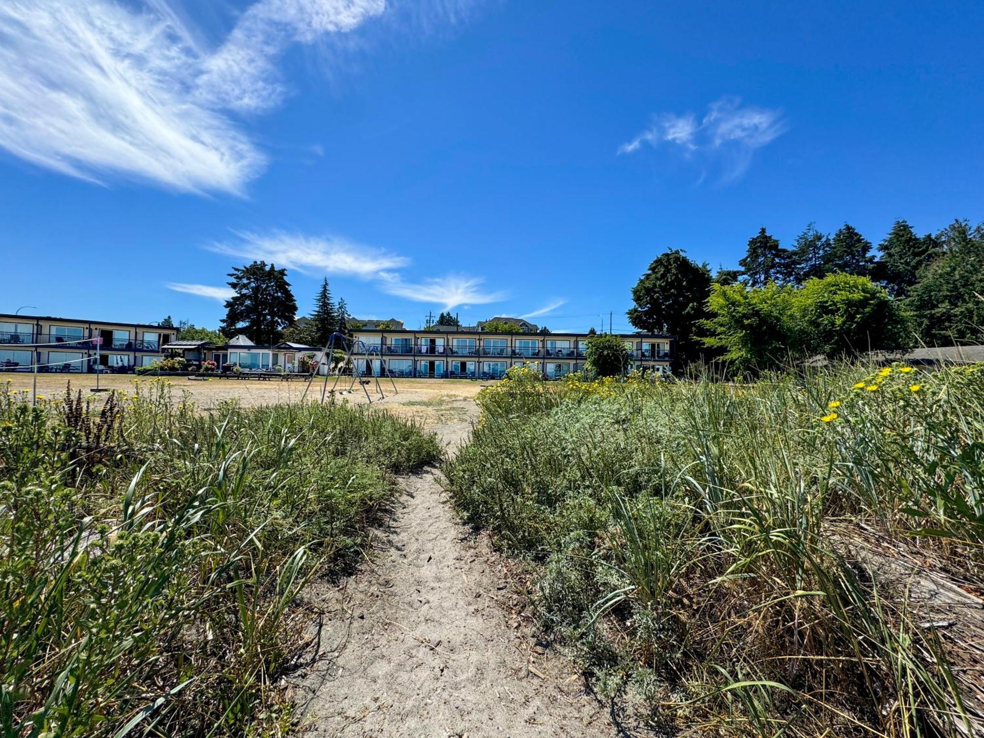 Sea Edge Motel Parksville Exteriör bild
