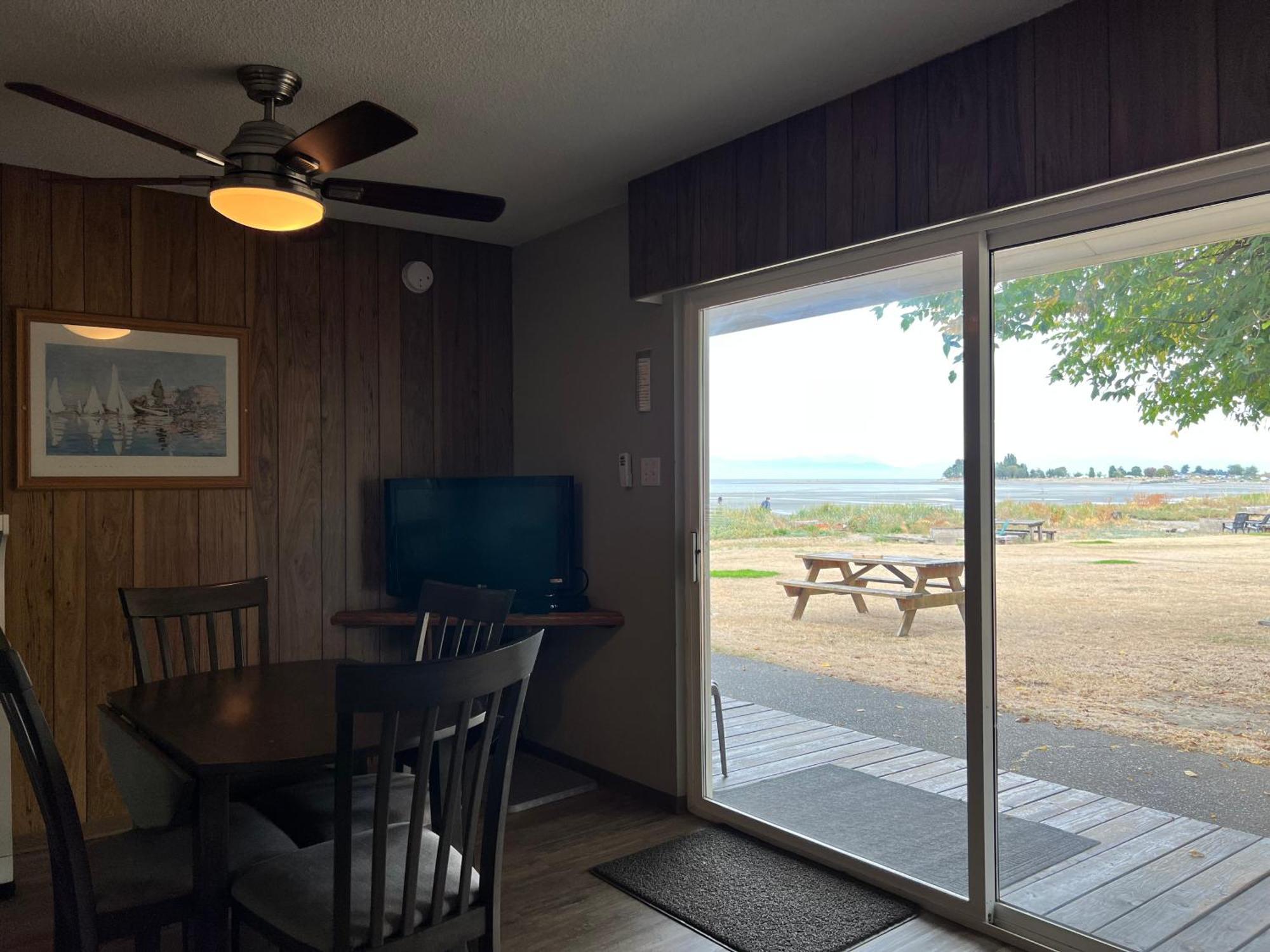 Sea Edge Motel Parksville Rum bild