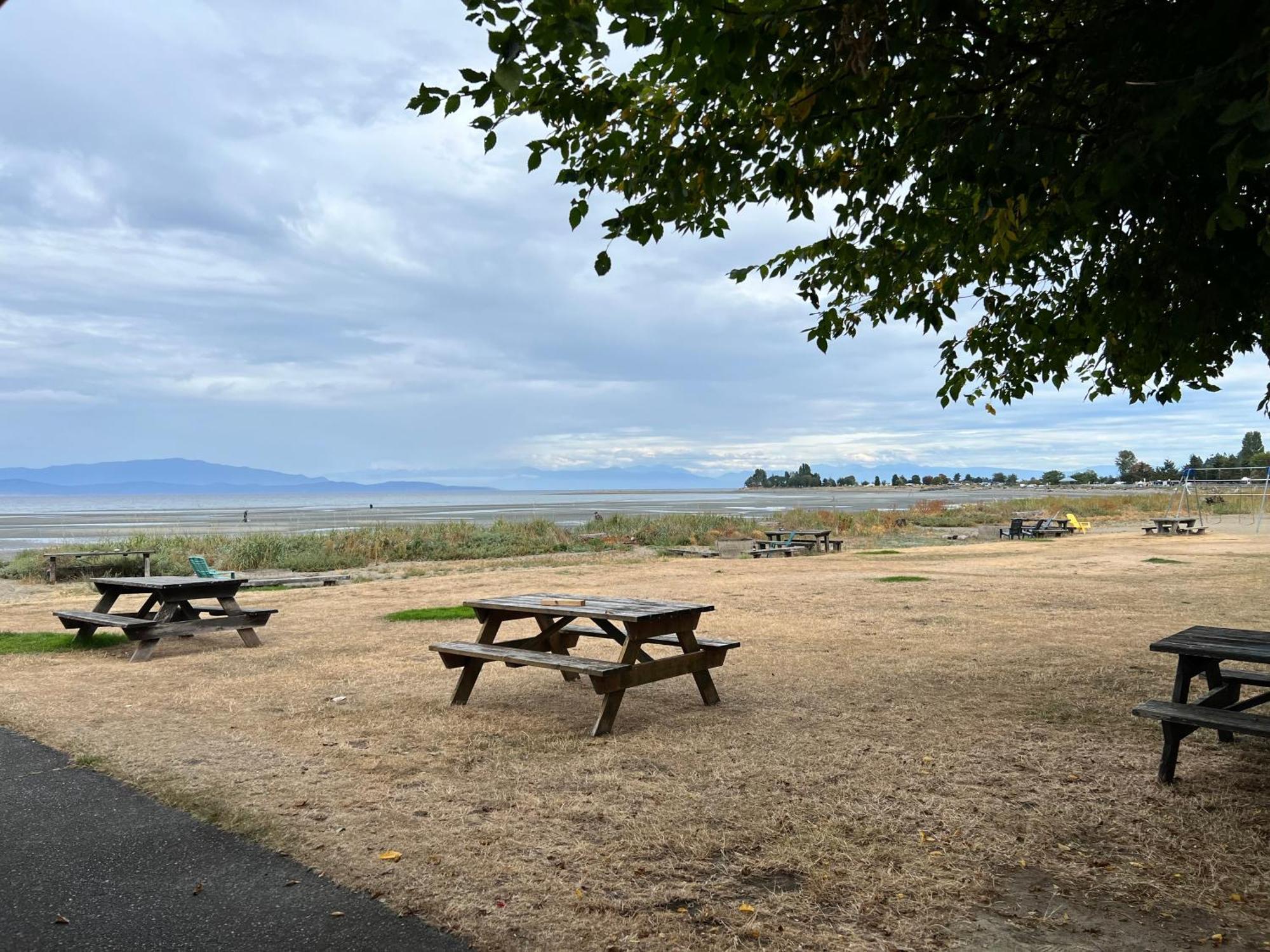 Sea Edge Motel Parksville Exteriör bild